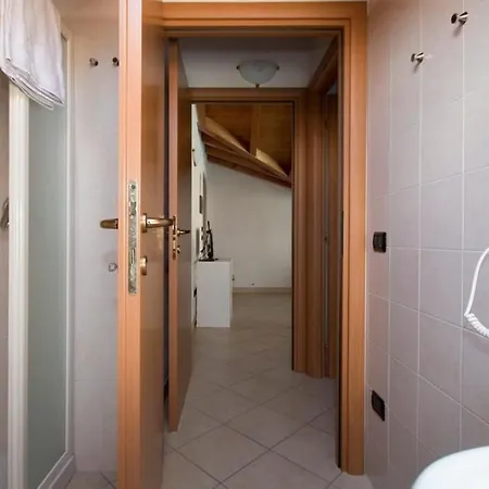 Zwei-zimmer-wohnung Mit Parkplatz In Der Naehe Des Strandes By Interhome Domaso