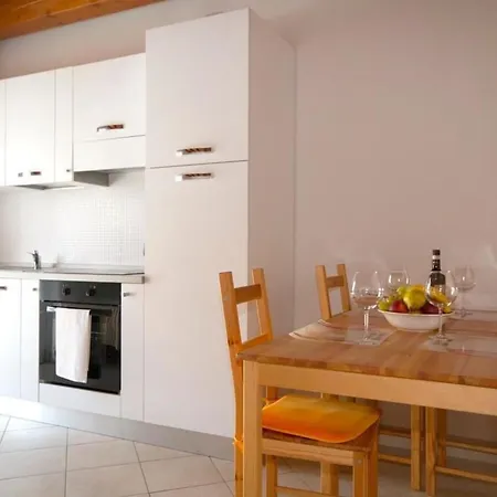 Apartment Zwei-zimmer-wohnung Mit Parkplatz In Der Naehe Des Strandes By Interhome