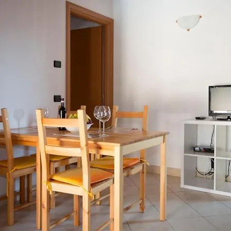 アパート Zwei-zimmer-wohnung Mit Parkplatz In Der Naehe Des Strandes By Interhome