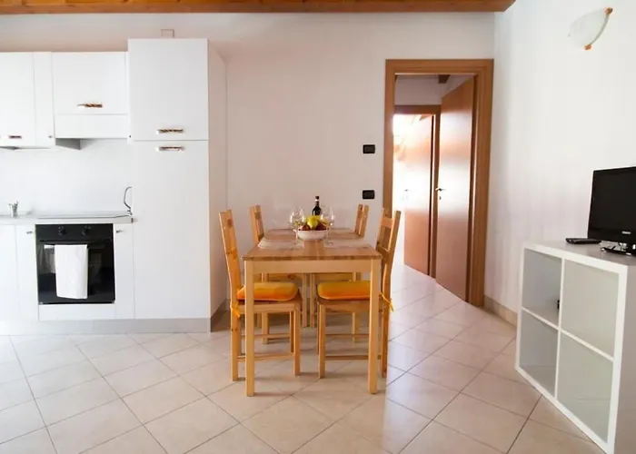 Zwei-zimmer-wohnung Mit Parkplatz In Der Naehe Des Strandes By Interhome Apartman