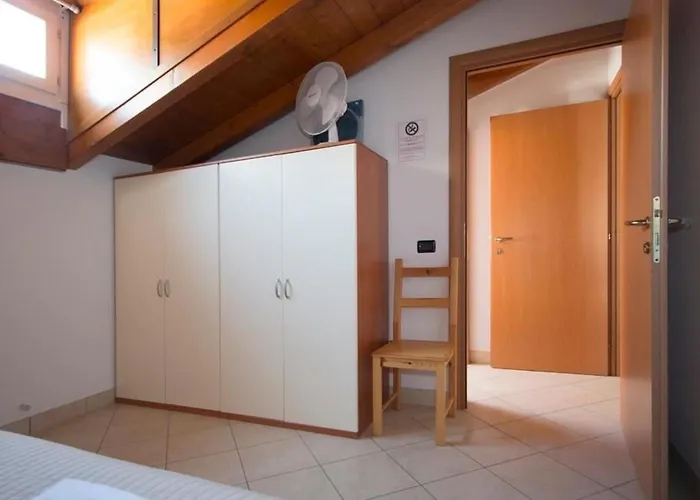 Zwei-zimmer-wohnung Mit Parkplatz In Der Naehe Des Strandes By Interhome Domaso