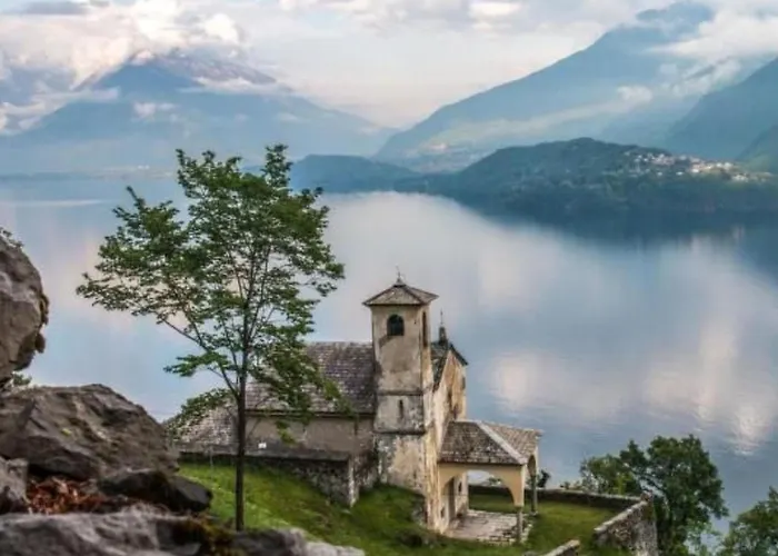 Zwei-zimmer-wohnung Mit Parkplatz In Der Naehe Des Strandes By Interhome * Domaso