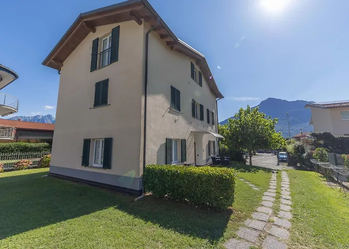 Zwei-zimmer-wohnung Mit Parkplatz In Der Naehe Des Strandes By Interhome Domaso