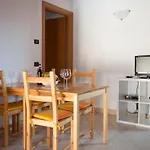 Διαμέρισμα Zwei-zimmer-wohnung Mit Parkplatz In Der Naehe Des Strandes By Interhome