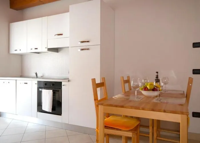 아파트 Zwei-zimmer-wohnung Mit Parkplatz In Der Naehe Des Strandes By Interhome